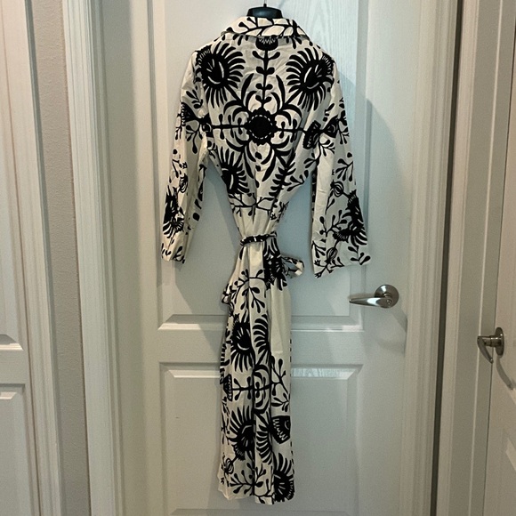 Zara Black and White Long Sleeve Dress - Picture 5 of 9